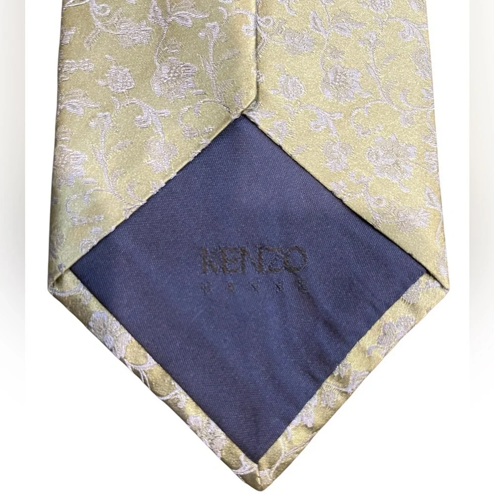 👔NEW Kenzo 100% Silk Tie with Sage Green and Blue/Silver Floral Design. GORGEOUS